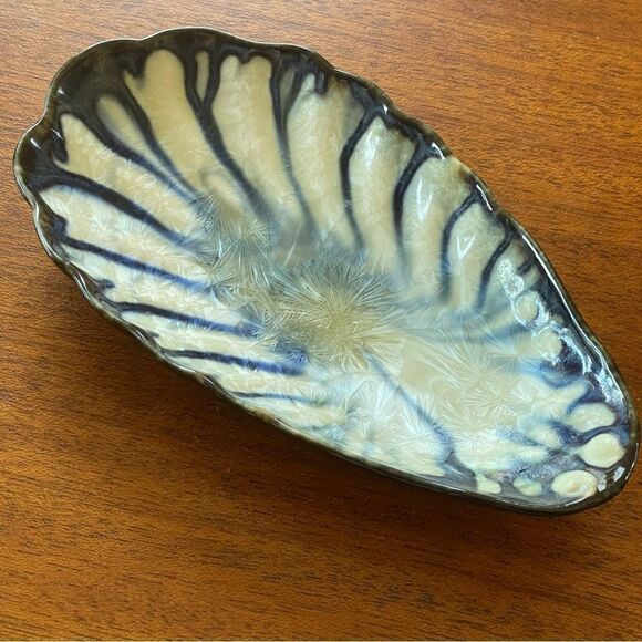 Edgecomb Potters Maine Shell Variegated Dish Blue Cream With Crystalline Glaze - Picture 1 of 12
